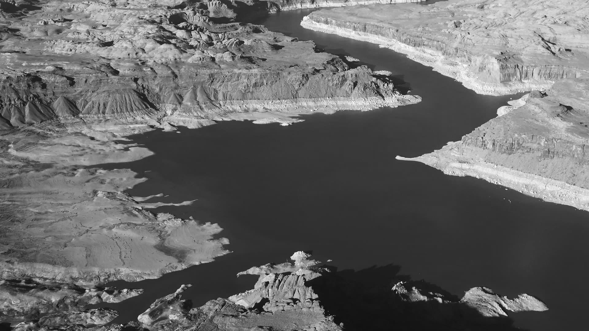 Lake Powell Glen Canyon Dam water release delayed as a result of drought