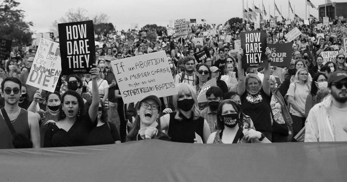 Hundreds in U.S. march under ‘Ban Off Our Our bodies’ banner for abortion rights